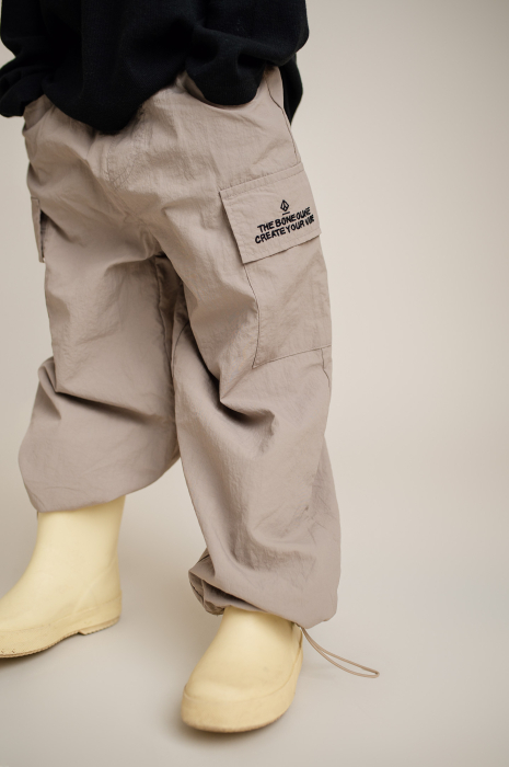 Pantaloni copii WINDBREAKER CARGO – water resistant | Nanou [1]