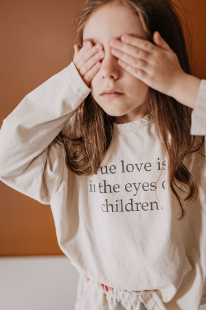 WHAT'S NEW - Bluză din bumbac moale, în stil minimalist, cu mesaj