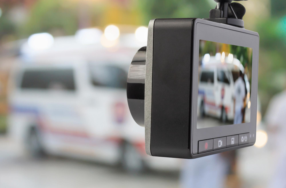 Cameră de parcare față și spate: combinația ideală pentru oraș