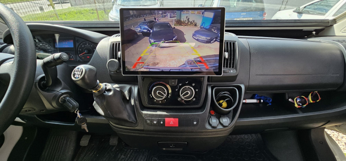 Navigatie dedicata cu Display 13 inch Qled Rezolutie 2K 8GB RAM [5]