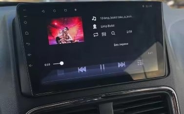 Navigatie Chrysler Grand Voyager din 2011 - 2015, Rezolutie 2K, Display QLED 9.5 inch, 4GB RAM si 64GB ROM, Android, Procesor Octacore, Slot sim 4G, Sunet DSP, Wireless Carplay si Android Auto, Camera [8]