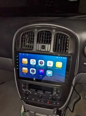 Navigatie Dodge Caravan 2000-2007 Android 14 , 4GB RAM , Procesor Quad Core , Wireless Carplay si Android auto , Display HD Touchscreen, Wi-Fi , Bluetooth, USB [9]