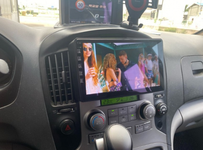 Navigatie Hyundai H1 din 2007 - 2015, Android 14, 2GB RAM si 32GB ROM, Display IPS 9 inch, Camera Marsarier, Internet, Aplicatii, Wi Fi, Usb, Bluetooth [2]