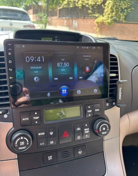 Navigatie Kia Carnival VQ 2006-2014 Navigatie Skoda Octavia 3 ( 2013-2018 ) Android 14 , 4GB RAM , Procesor Quad Core , Wireless Carplay si Android auto , Display HD Touchscreen, Wi-Fi , Bluetooth, US [8]