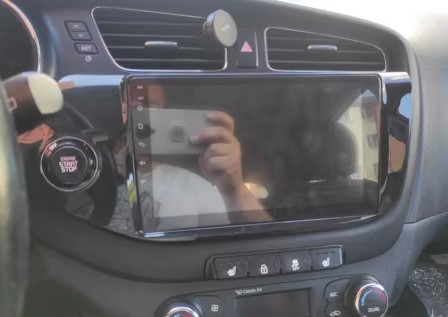 Navigatie Kia Ceed din 2012-2020 Android 14 , 4GB RAM , Procesor Quad Core , Wireless Carplay si Android auto , Display HD Touchscreen, Wi-Fi , Bluetooth, USB [7]