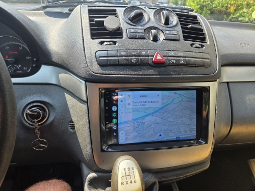 Navigatie Mercedes Vito ( 2014 - 2020 ) Android 15 , 4GB RAM , Procesor Quad Core , Wireless Carplay si Android auto , Display HD Touchscreen, Wi-Fi , Bluetooth, USB [9]