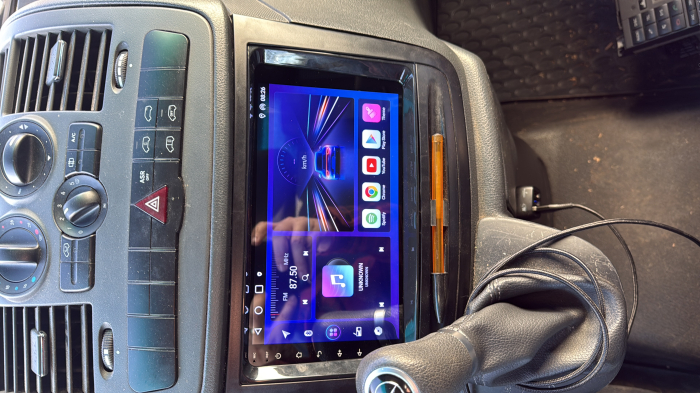 Navigatie Mercedes Vito ( 2014 - 2020 ) Android 15 , 4GB RAM , Procesor Quad Core , Wireless Carplay si Android auto , Display HD Touchscreen, Wi-Fi , Bluetooth, USB [6]