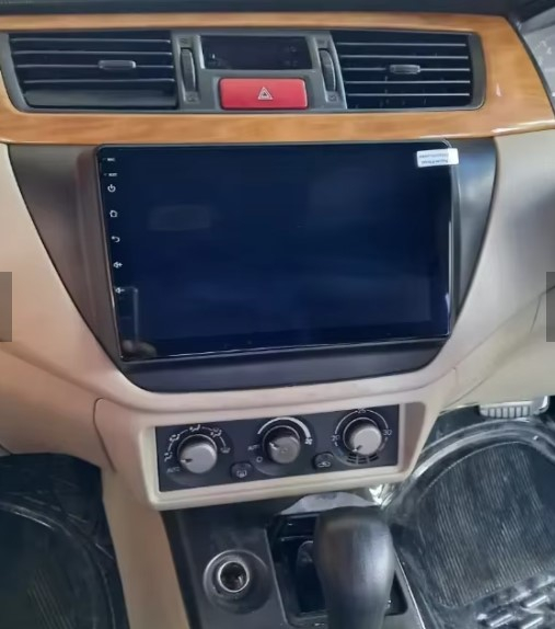 Navigatie Mitsubishi Lancer IX 2006 - 2010 Android 14 , 4GB RAM , Procesor Quad Core , Wireless Carplay si Android auto , Display HD Touchscreen, Wi-Fi , Bluetooth, USB [7]