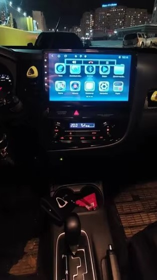 Navigatie Mitsubishi Outlander 3 din 2013-2018, Android 14 , 4GB RAM, Octacore, Slot Sim 4G, DSP, GPS, Wi-FI, Carplay, Android Auto, USB, Bluetooth, Waze, Touchscreen, 9 inch [7]