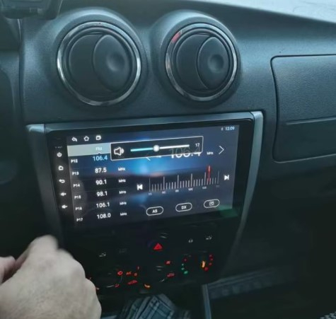 Navigatie Nissan Almera G15 2012-2019 Android 14 , 4GB RAM , Procesor Quad Core , Wireless Carplay si Android auto , Display HD Touchscreen, Wi-Fi , Bluetooth, USB [5]