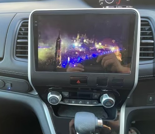 Navigatie Nissan Serena 2016 - 2018 Android 14 , 4GB RAM , Procesor Quad Core , Wireless Carplay si Android auto , Display HD Touchscreen, Wi-Fi , Bluetooth, USB [4]