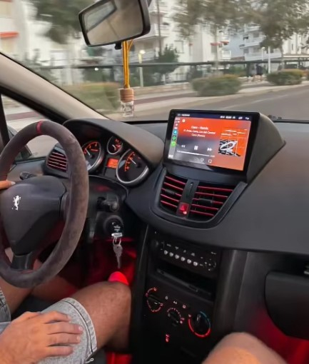Navigatie Peugeot 207 din 2006 - 2015, 8GB RAM si 128GB ROM, Ecran QLED 9 inch, Android 14, Procesor Octacore, Slot sim 4G, Sunet DSP, Wireless Carplay si Android Auto, Camera Marsarier [7]