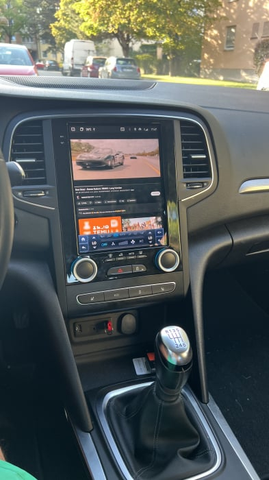 Navigatie Renault Megane 4 , Display Tesla 9.7 inch , 8GB RAM, Radio GPS Dual Zone, Touchscreen IPS 9.7" HD, Internet Wi-Fi si slot SIM 4G, Bluetooth, MirrorLink, USB [3]