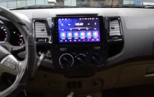 Navigatie Toyota Fortuner Hilux 2004-2014 Android 14 , 2GB RAM QLED Carplay [5]