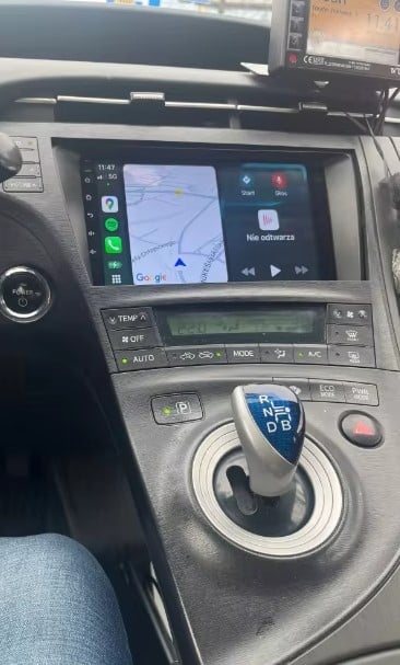 Navigatie Toyota Prius din 2009-2015 Android 14 , 4GB RAM , Procesor Quad Core , Wireless Carplay si Android auto , Display HD Touchscreen, Wi-Fi , Bluetooth, USB [5]