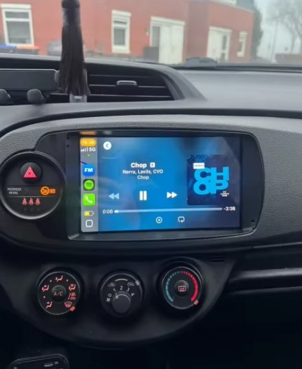Navigatie Toyota Yaris din 2010-2018, Android 14 , 4GB RAM, Octacore, Slot Sim 4G, DSP, GPS, Wi-FI, Carplay, Android Auto, USB, Bluetooth, Waze, Touchscreen, 9 inch [7]