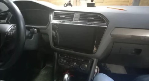 Navigatie Volkswagen Tiguan din 2016 - 2023 , 8GB RAM si 128GB ROM, Ecran QLED 10 inch, Android 14, Procesor Octacore, Slot sim 4G, Sunet DSP, Wireless Carplay si Android Auto, Camera Marsarier [6]