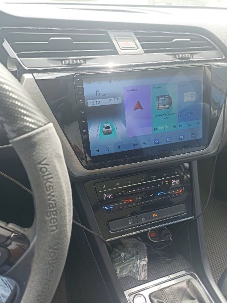 Navigatie Volkswagen Touran din 2015 - 2019, 8GB RAM si 128GB ROM, Ecran QLED 9 inch, Android 14, Procesor Octacore, Slot sim 4G, Sunet DSP, Wireless Carplay si Android Auto, Camera Marsarier [6]