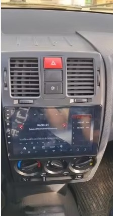 Navigatie Hyundai Getz 2002-2011 Android 14 , 4GB RAM , Procesor Quad Core , Wireless Carplay si Android auto , Display HD Touchscreen, Wi-Fi , Bluetooth, USB [8]