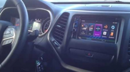 Navigatie Jeep Grand Cherokee ( 2014 - 2020 ) Android 14 , 4GB RAM , Procesor Quad Core , Wireless Carplay si Android auto , Display HD Touchscreen, Wi-Fi , Bluetooth, USB [4]