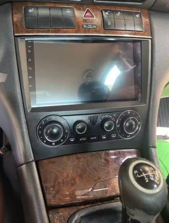 Navigatie Mercedes Clasa C W203 Facelift si CLC din 2004 - 2011 Android 15 , 4GB RAM , Procesor Quad Core , Wireless Carplay si Android auto , Display HD Touchscreen, Wi-Fi , Bluetooth, USB [2]