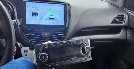 Navigatie Opel Karl din 2015 - 2022, 8GB RAM si 128GB ROM, Ecran QLED 9 inch, Android 14, Procesor Octacore, Slot sim 4G, Sunet DSP, Wireless Carplay si Android Auto, Camera Marsarier [7]