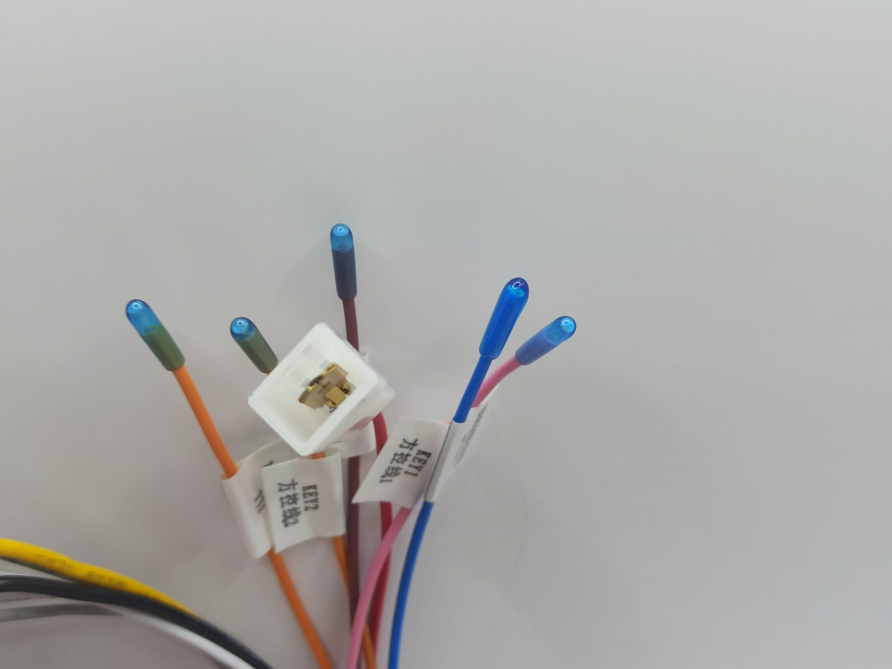 Cablaj adaptor MH-290 conectare navigatie de baza cu navigatie Android pentru gama Iveco, fara canbus [2]