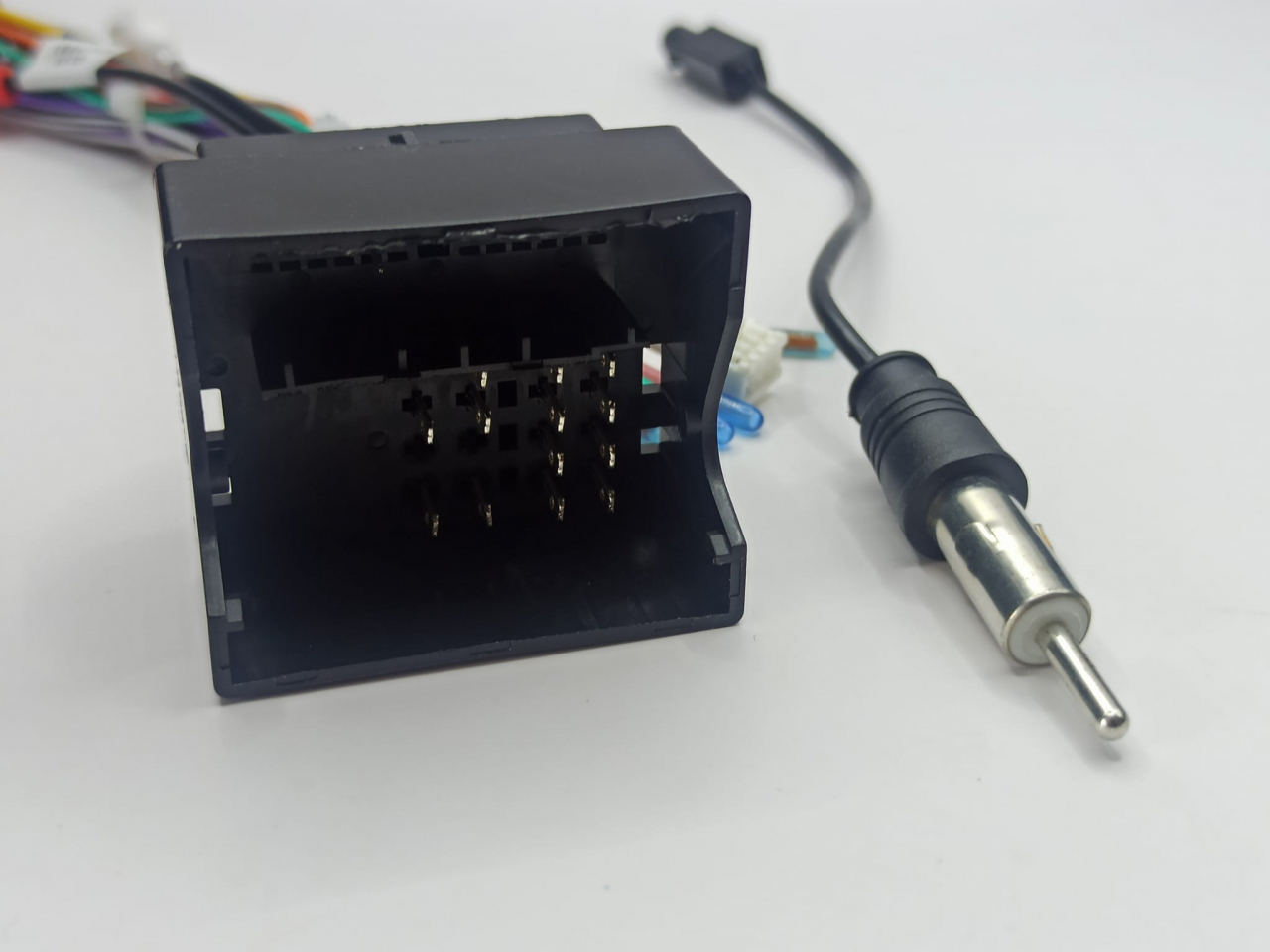 Cablaj adaptor MH-281 conectare navigatie de baza cu navigatie Android pentru gama BMW, fara canbus [2]