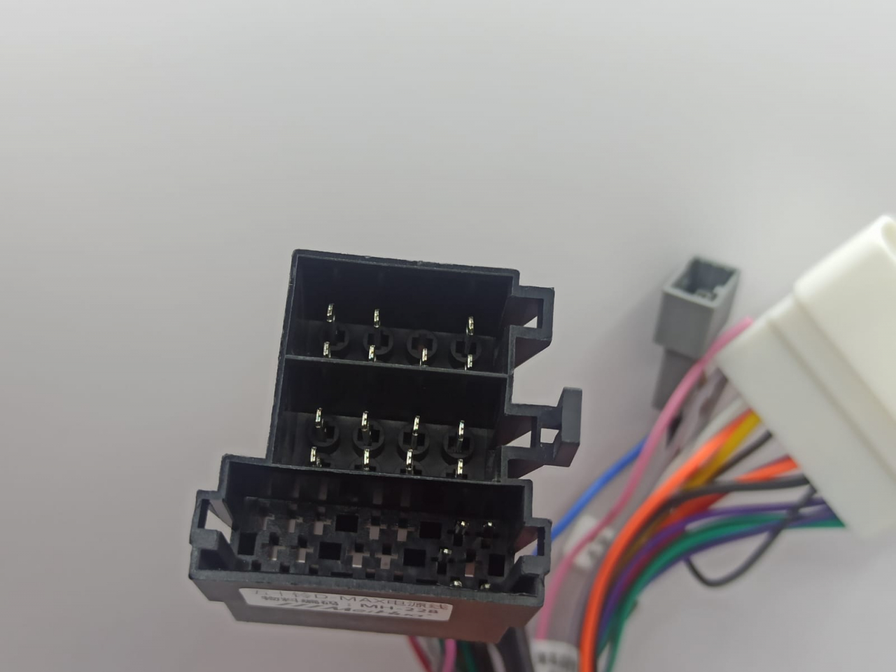 Cablaj adaptor MH-228 conectare navigatie de baza cu navigatie Android pentru gama Ford, fara canbus [2]