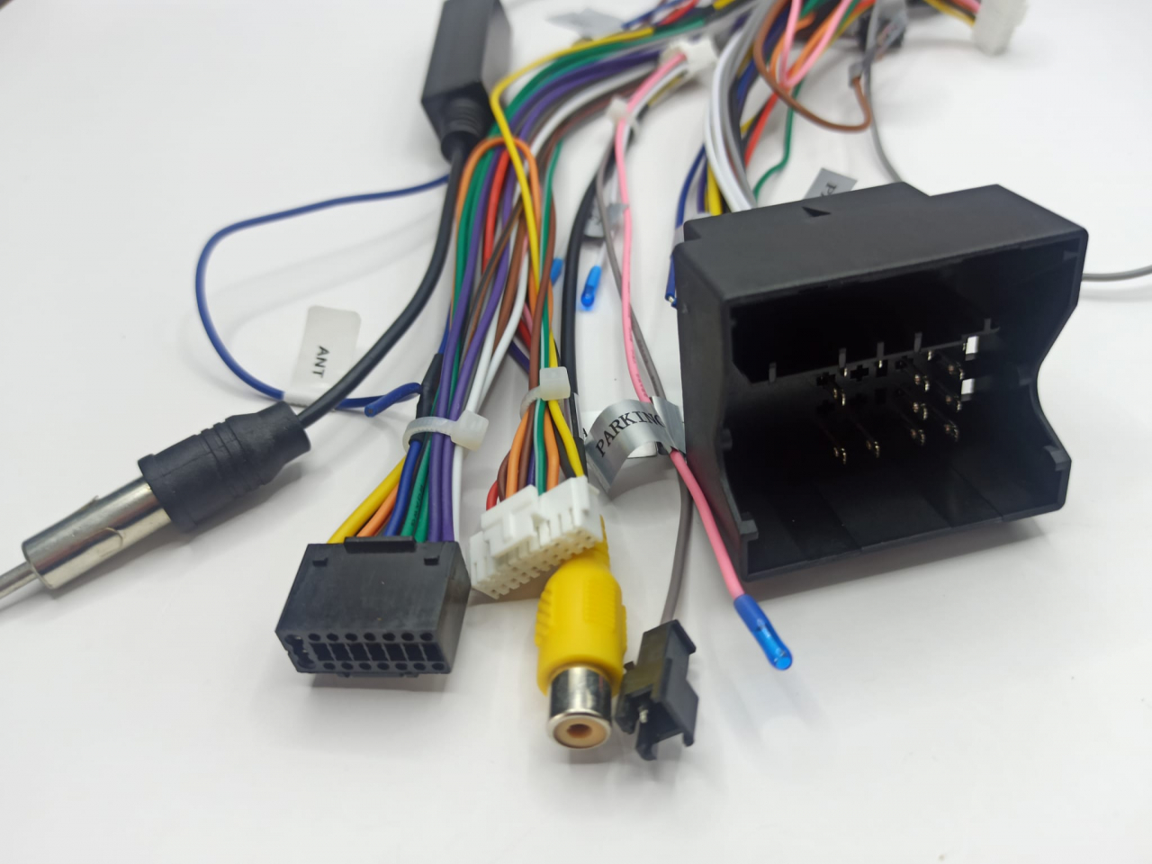 Cablaj adaptor B38XP00000208 conectare navigatie de baza cu navigatie Android pentru gama BMW, fara canbus [2]