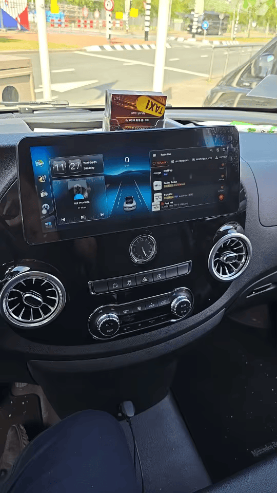Navigatie dedicata Mercedes Benz B Class W245 2014+ W246 NTG 5, Octacore 2.0ghz, Display IPS 1280*720 10.25 Inch, 8GB RAM 64GB ROM, Octa Core, DSP, SIM 4G, IPS, Android 10, Ecran Blu [10]