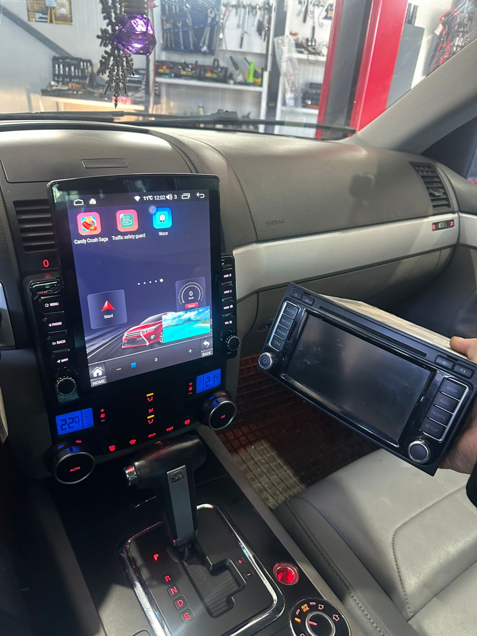 Navigatie dedicata VW Touareg 2003-2010,Tesla Style, ANDROID 13,Carplay&Android Auto, 10 inch , 8+128GB, Internet, Aplicatii, Waze, GPS [5]