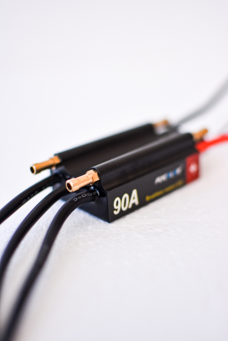 ESC Brushless 90A FlyColor – 2-6S LiPo / Litiu-Ion UBEC Inclus, Răcire pe Apă pentru Bărci RC [3]