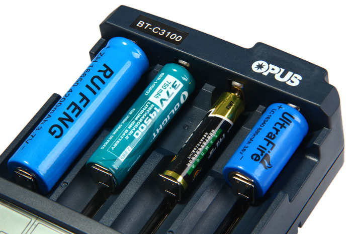 Încărcător Universal Opus BT-C3100 V2.2 – Compatibil cu Multiple Tipuri de Acumulatori [7]