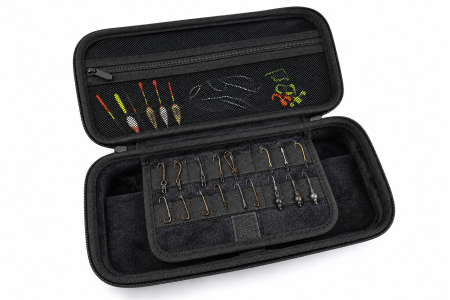 Accesorii sportive - Husa Organizator Accesorii Pescuit cu Compartimente pentru Carlige, Ace si Plute, 28x13x7 cm, Negru