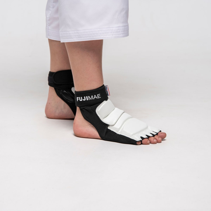 Протектори за крака Advantage Taekwondo. L [3]