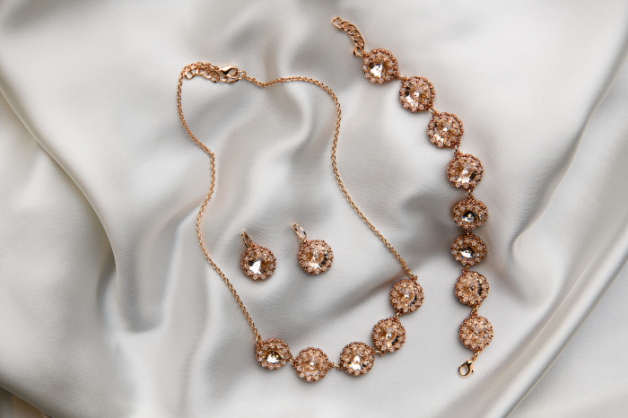 Couture Pink Vintage necklace bracelet and earrings set [2]