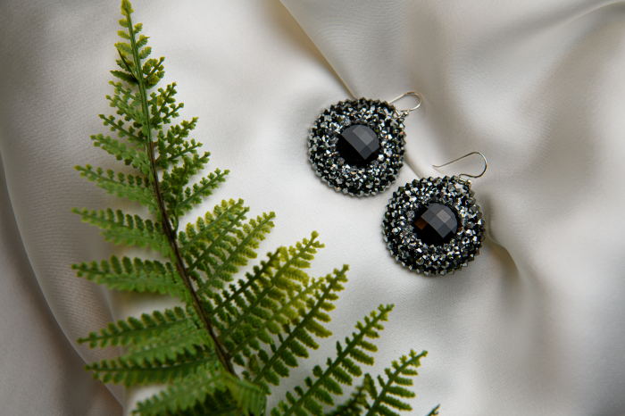 Round silver earrings [2]