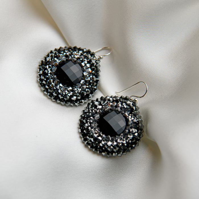 Round silver earrings [1]