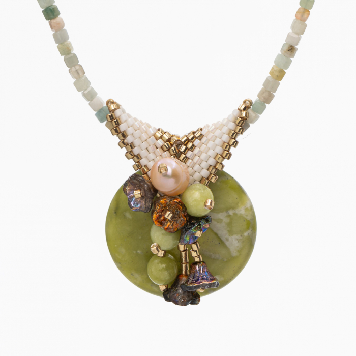 Colier argint pietre semipretioase crisopraz cubulete 3 mm cu pandantiv din jad 3 cm si broderie din margele japoneze lungime 52 cm [2]