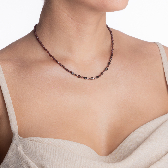 Colier argint pietre semipretioase granat microfatetat 2,5 mm si cubulete de 4 mm cu accente din bilute de argint lungime 40 cm [3]