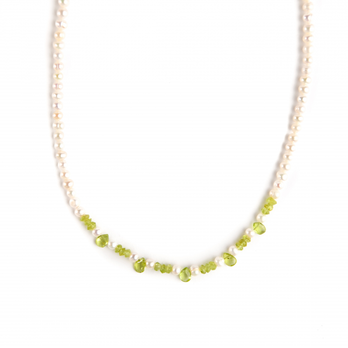 Colier din perle de cultura si petale de peridot [2]