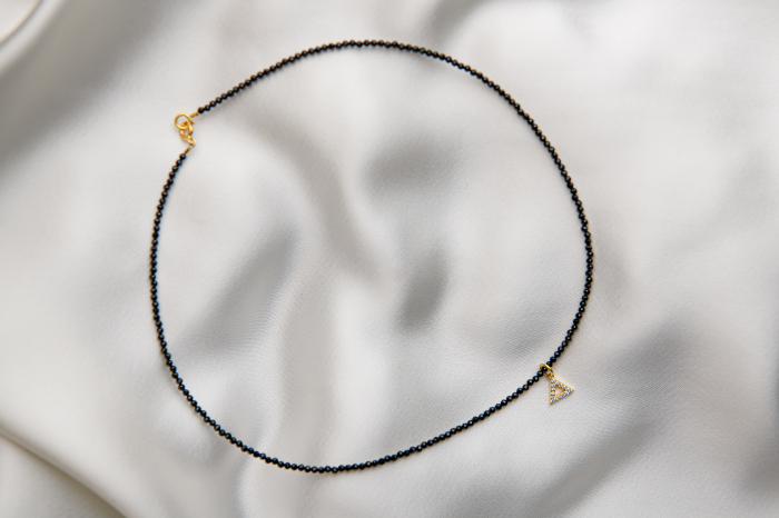 Colier pietre semipretioase spinel negru microfatetat D 2 mm cu pandantiv triunghi [2]