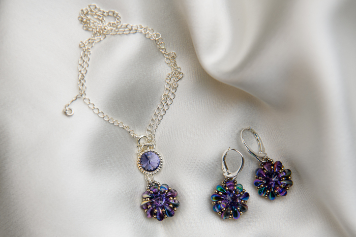 Tanzanite pendant and earrings set [2]