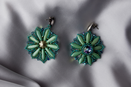 Green rosette earrings [2]