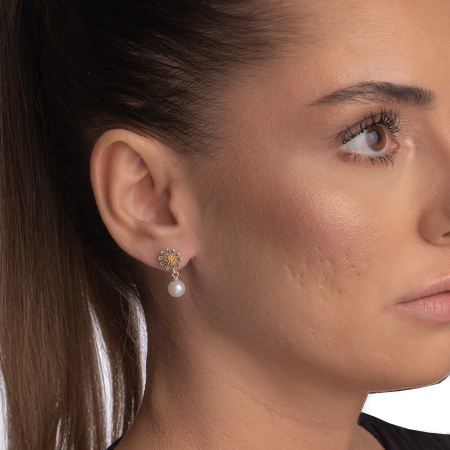 Cercei argint floare argint aurit cu perla de cultura 7 mm, lungime totala 2 cm [2]