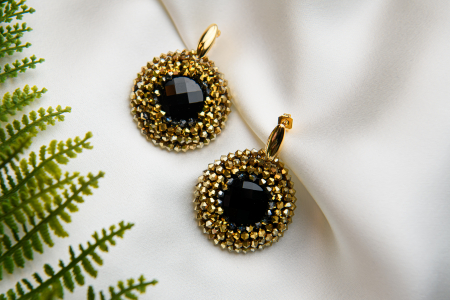 Gold round earrings [1]
