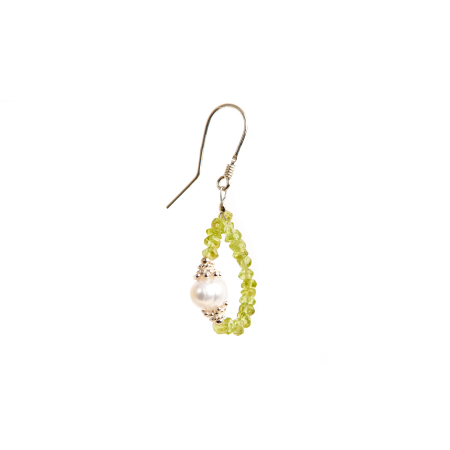 Peridot and cultured pearl earrings [1]