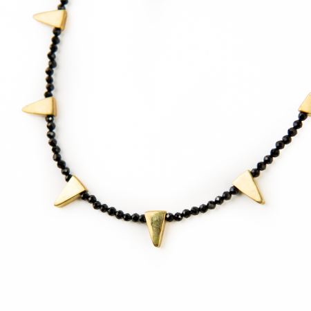 Coliere - Colier spinel negru cu elemente decorative triunghiulare