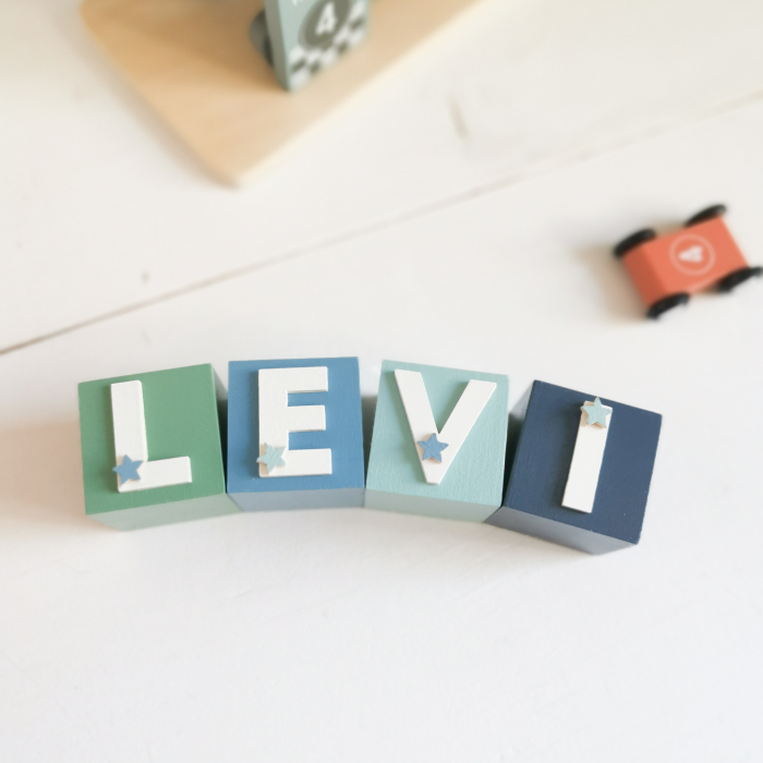Cub din lemn personalizat cu nume format din litere mari [3]